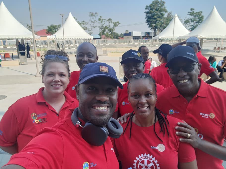 On this #WorldPolioDay, we had the honor to walk behind two Presidents <a href="/PaulKagame/">Paul Kagame</a> and <a href="/PR_Diomaye/">Bassirou Diomaye Faye</a>. Together we can, and will #EndPolio now.
#CarFreeDay 
#BeatNCDs
#RwOX