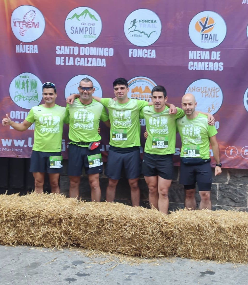 OrtigosaTrail's tweet photo. ¿Que tal estamos? Desde 4️⃣ años, cuando entramos en el circuito y organizamos la 1️⃣⁰ edición, no nos imaginábamos que algún día podríamos tener un equipo de trail en Ortigosa. Ayer en Anguiano estaban presentes unos cuantos de nuestros voluntarios "como" un equipo. Increíble 🫢. https://t.co/XQbaD8YirJ