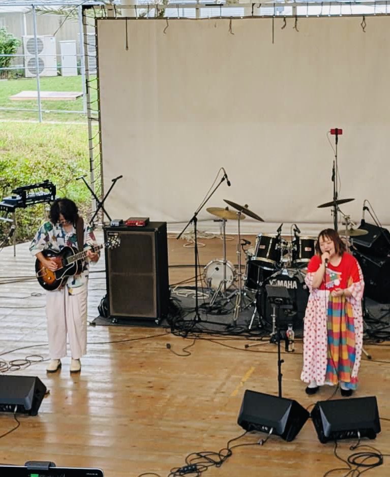 Rimless_note's tweet image. フルーツパーク時之栖deライブ‼️
ありがとうございましたー！！

リムレスノートを知らない方に
たくさん聞いて頂けて嬉しかったです🙂