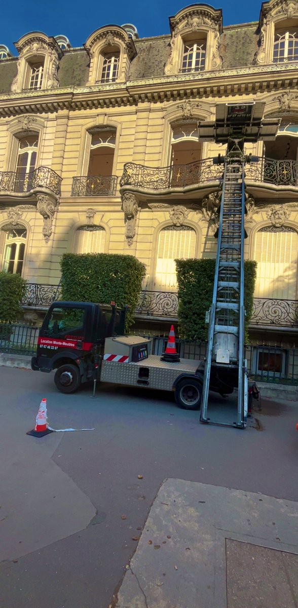 FastLift_'s tweet image. Ce ne sont pas des simples échelles. 
Des montes charge de qualité idéal pour tout vos déménagements, ou objets encombrant qui ne passe pas par la fenêtre (Frigo, canapé etc…) n’hésitez pas à nous contacter si besoin.