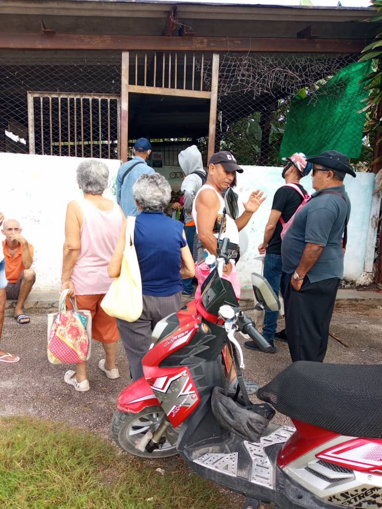 Banguelaluis's tweet image. Feria comunitaria en la circunscripción #7 del Consejo Popular Camacho-Libertad en #MiSantaClara ,gran satisfacción en la población de la demarcación.
#PoderPopular
#SantaClara336
