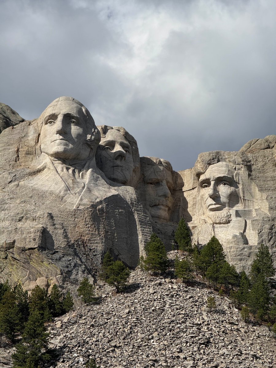 Mount Rushmore was alright. Decided to play some vgc in front of the presidents 🫡 Screamtail my goat <a href="/nibblesjibbles/">Gabe Schebel</a> <a href="/Messi_TBL1/">Messi</a> <a href="/Vegeta_Enjoyer/">NICK!!</a>