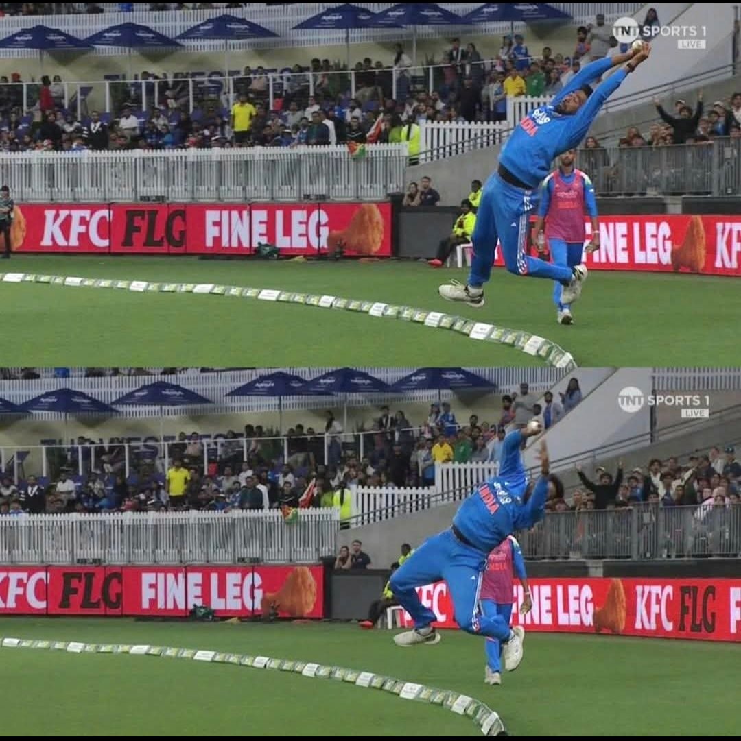 Imranansari96's tweet image. इंडिया भले ही मैच एकतरफा हार रही हो लेकिन बंदा पूरी जान झोंक देता है मोहम्मद सिराज..
बहुत कम ही ऐसा एफर्ट देखने को मिला है किसी इंडियन तेज़ गेंदबाज की तरफ से फील्डिंग में आज तक..!
 #mohammadsiraj 👏
#IndianCricket