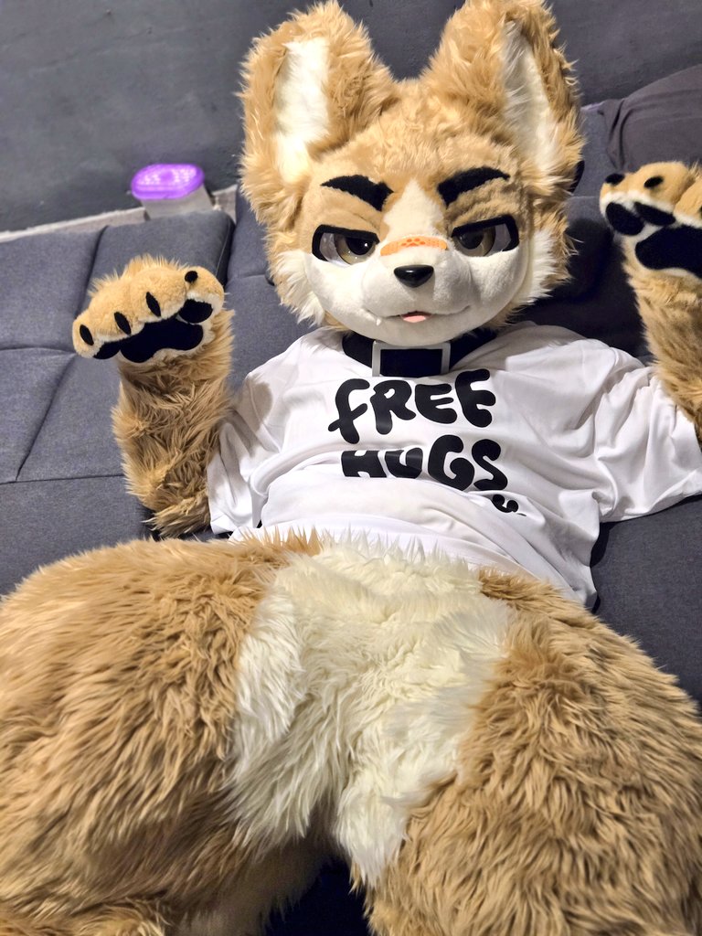 Free hug? 😳
