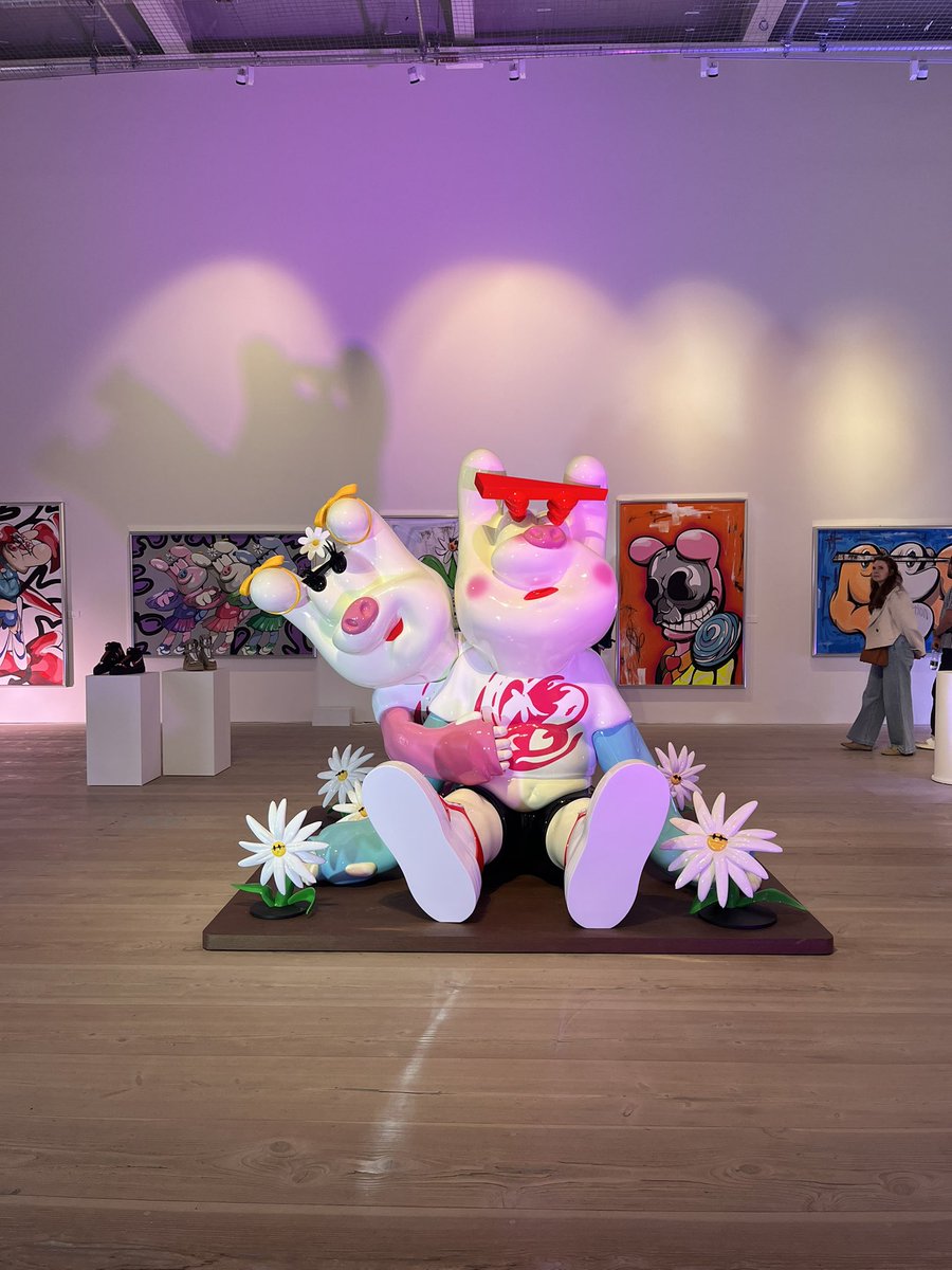 pani_ttty's tweet image. 千賀くんの個展行って来ました🩵
たぶん今回のfocus art fairの中で1番広いスペース貰ってたんじゃないかなあ🤔
バスは見つけられなかった残念😢
忙しい中こんなに沢山の作品作ってロンドンまで来るなんてほんとに尊敬でしかない、、、！
#FiNGAiSM #千賀健永