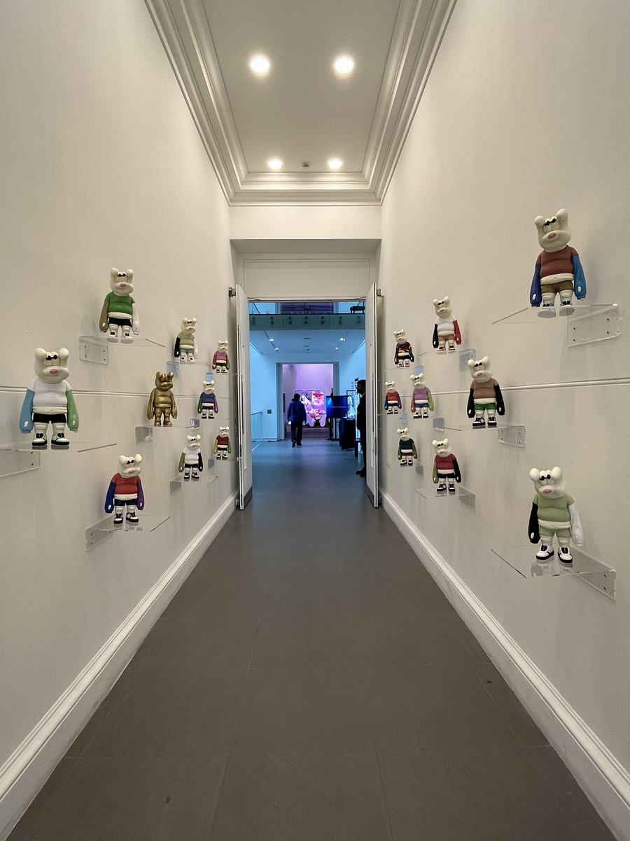 pani_ttty's tweet image. 千賀くんの個展行って来ました🩵
たぶん今回のfocus art fairの中で1番広いスペース貰ってたんじゃないかなあ🤔
バスは見つけられなかった残念😢
忙しい中こんなに沢山の作品作ってロンドンまで来るなんてほんとに尊敬でしかない、、、！
#FiNGAiSM #千賀健永