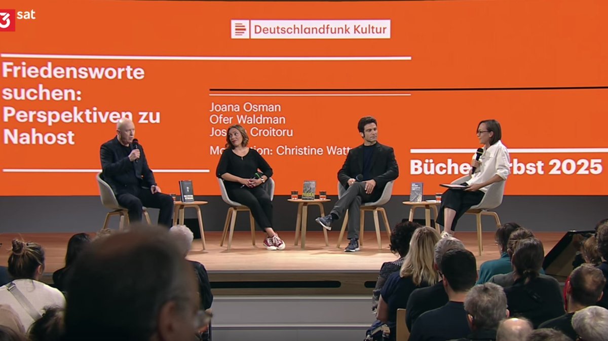 Joseph Croitoru (@jocroitoru) on Twitter photo War gestern auf der Buchmesse-Talkrunde Perspektiven zu Nahost mit <a href="/chwatty/">Christine Watty</a> @joanaosman <a href="/OferWaldman/">Ofer Waldman</a> und habe ein wenig zu meinem Buch "Das System Netanjahu" erzählt, das bei <a href="/Wagenbach_News/">Wagenbach Verlag</a> am 6.11. erscheint (tinyurl.com/yv7dh8mn).
Talk hier am Ende tinyurl.com/yeypespm War gestern auf der Buchmesse-Talkrunde Perspektiven zu Nahost mit <a href="/chwatty/">Christine Watty</a> @joanaosman <a href="/OferWaldman/">Ofer Waldman</a> und habe ein wenig zu meinem Buch "Das System Netanjahu" erzählt, das bei <a href="/Wagenbach_News/">Wagenbach Verlag</a> am 6.11. erscheint (tinyurl.com/yv7dh8mn).
Talk hier am Ende tinyurl.com/yeypespm