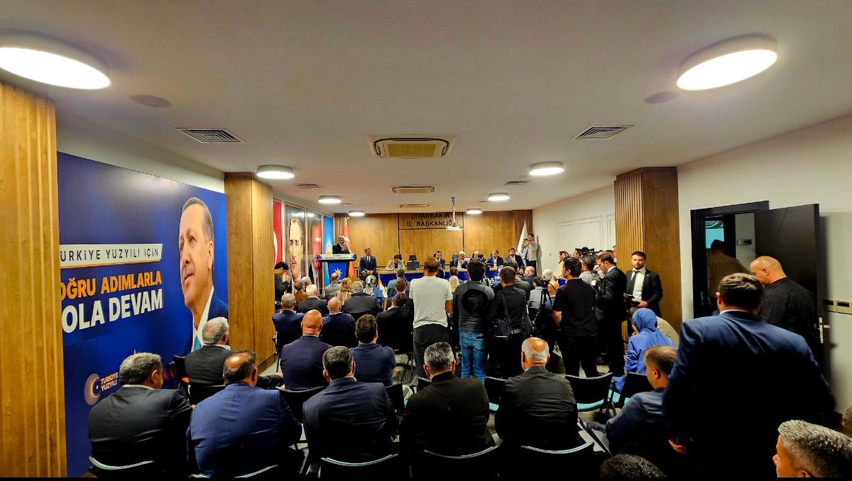 📍AK Parti Diyarbakır İl Başkanlığı 

AK Parti Genel Başkan Yardımcımız, Türk Devletleriyle İlişkiler Başkanı ve Ankara Milletvekilimiz Prof. Dr. Sayın Kürşad Zorlu ile Milletvekillerimiz Sayın Mehmet Galip Ensarioğlu, Sayın Mehmet Sait Yaz ve Sayın Suna Kepolu Ataman’ın
