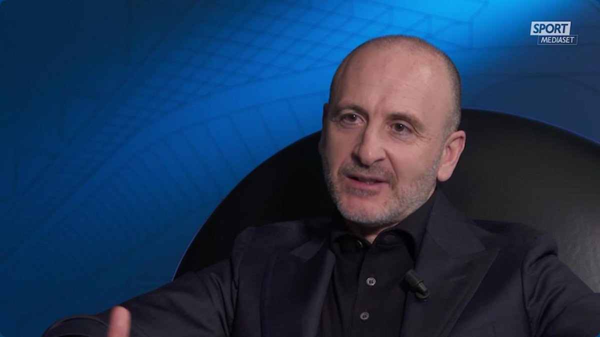 Altra magia di Nico Paz giocatore perfetto per sostituire Zio Michele ma meglio spendere 65 mln per Diouf e Fartesi e fare un triennale a 4.5 mln a Zielinski CATANESE TE NE DEVI ANDARE DA MILANO ⚫️🔵