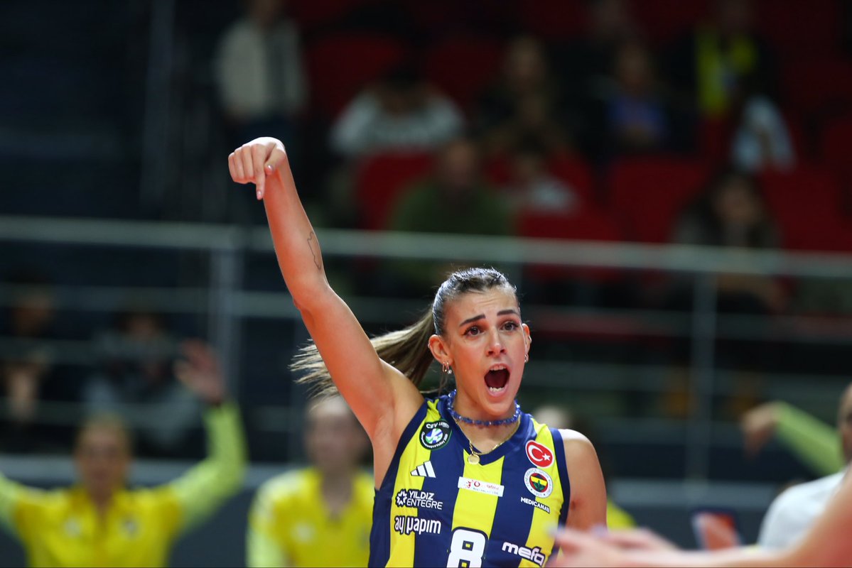 FBvoleybol's tweet image. 📸 Galibiyetimizden kareler.
#SarıMelekler