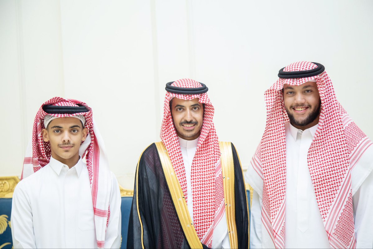 عضو مجلس إدارة أكاديمية المحترف بدر أبانمي 💍
في ليلةٍ من ليالي العمر 🤍
بارك الله لهما وبارك عليهما وجمع بينهما في خير 🙏