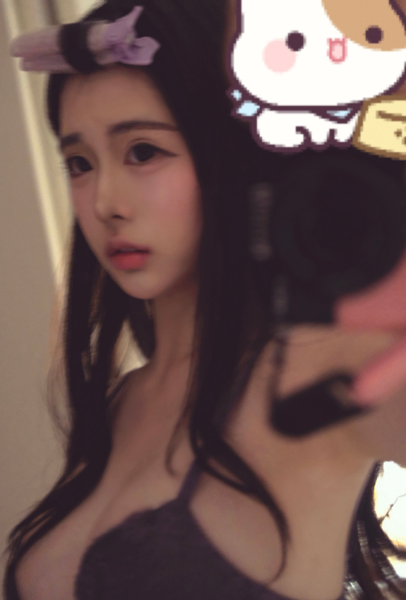 btc761's tweet photo. 此刻的我
你們能很多次嗎？
最近真的很想找人做愛 https://t.co/dhDRB1uww1