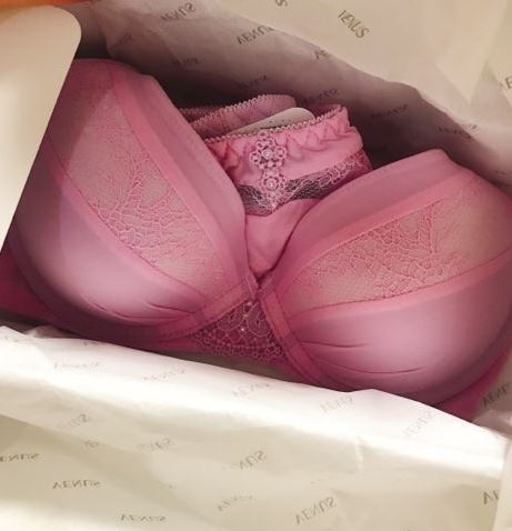 보여줄 사람도 없는데 또 사버렸어...^^; 
그치만 너무너무너무 이쁘단 말이얌!!