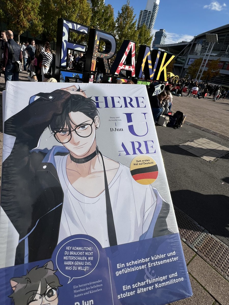 alohacomicsde's tweet photo. Das Manhua „Here U Are“ auf der @Book_Fair! 

Entdeckt die deutsche und englische Ausgabe auf unserer Website (Link in der Bio) oder bei Amazon DE!

#hereuare #alohacomics #manhua #BoysLoveManga #blmanhua https://t.co/dMSeZ2BaLT