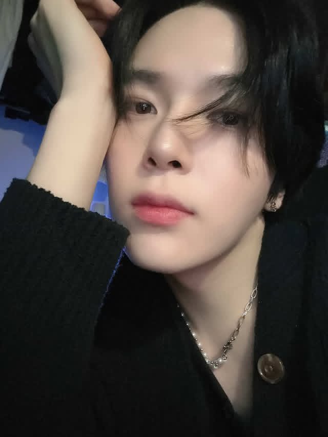 GlobalJunhyuk's tweet image. 251019 Junhyuk on ig broadcast channel 

📸
Here&apos;s the selfie you ordered 🫶🏻
Super fast

#이준혁 #LEEJUNHYUK #李埈赫
#폴라릭스 #POLARIX #イジュニョク
@POLARIX1228