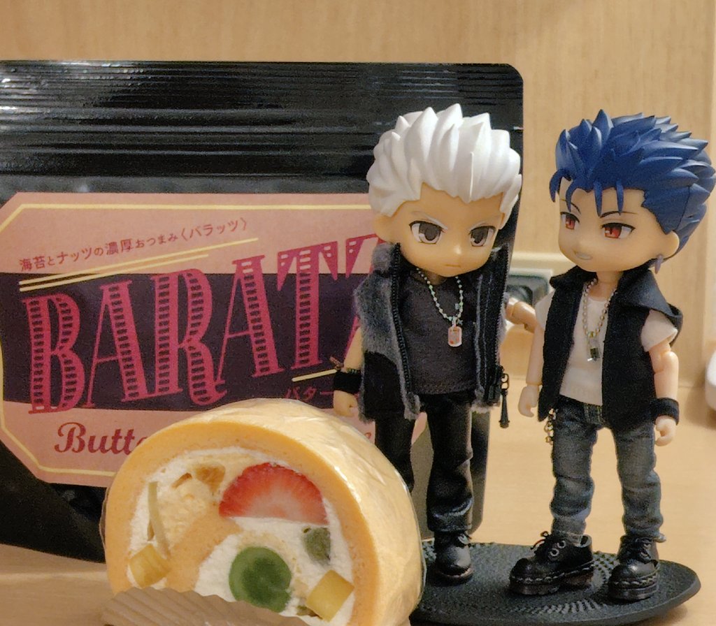 南部鉄器の小皿を購入したのですが、あちゃお達の足元プレートにしてみたらかっこよかった✨
南部鉄器は重いので安定感もバッチリ