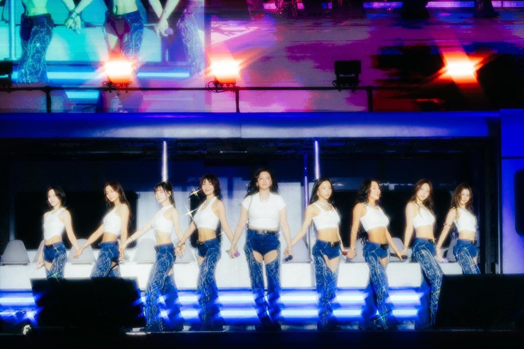 tzujuliee's tweet image. this is my vote for today. make sure to reply and retweet! 

I vote for #TWICE at #2025MAMAVOTE