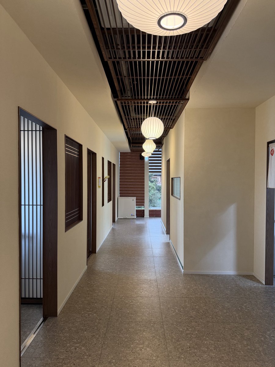 부산 해운대 청사포에 위티한 장어덮밥집 우나쥬
일본인 사장님이 운영하시고 음식 깔끔하고 정갈하며 장어 제대로 구워져 나오고 밥 타래소스 
장어와 다 잘어울려 만족 

#우나쥬