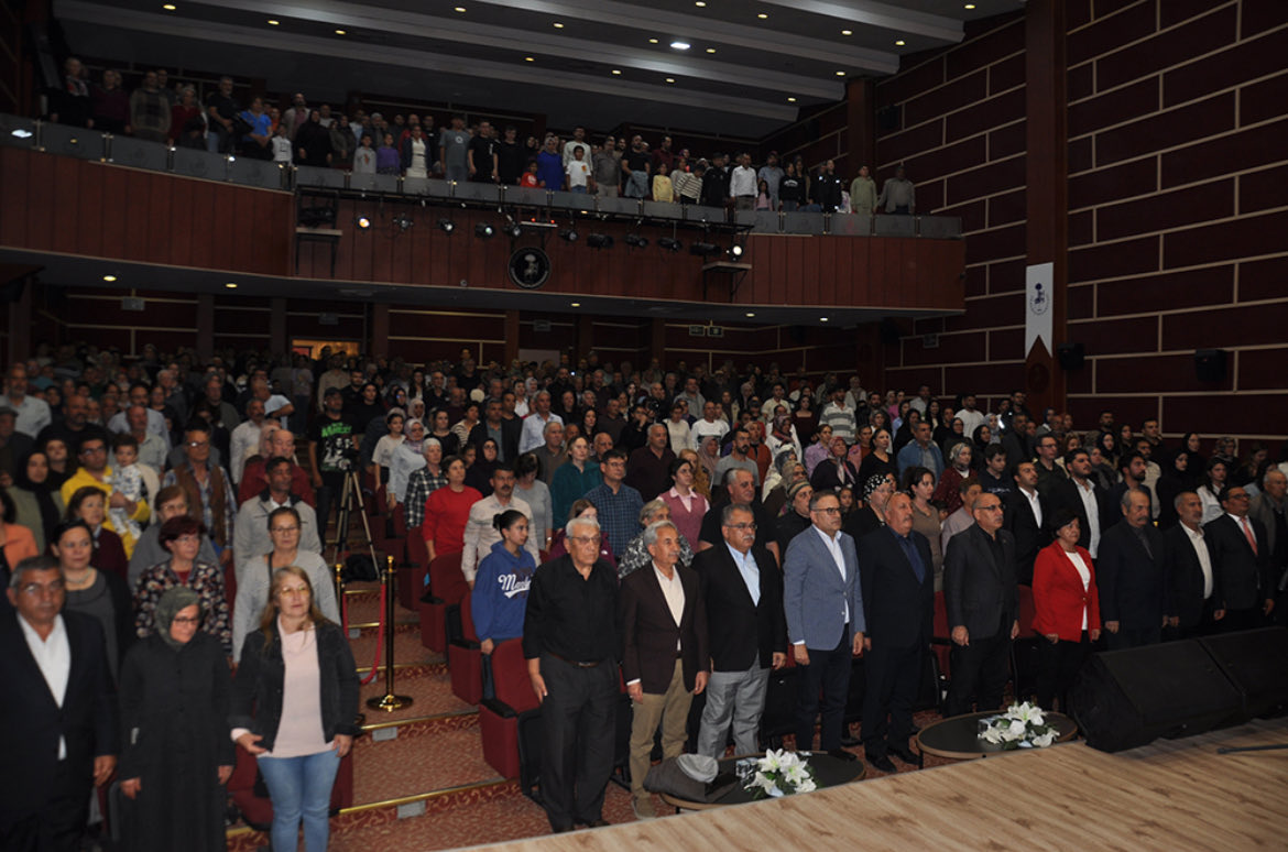 AkkayaSalih's tweet image. AKYÖRDER tarafından bu yıl 2.’si düzenlenen Gönül Teli Türkü Yarışması, dün AKM’de gerçekleştirildi ve muhteşem bir atmosferde tamamlandı. Emeği geçen herkese teşekkür ediyor, gönüllere dokunan bu güzel etkinliği kutluyorum.