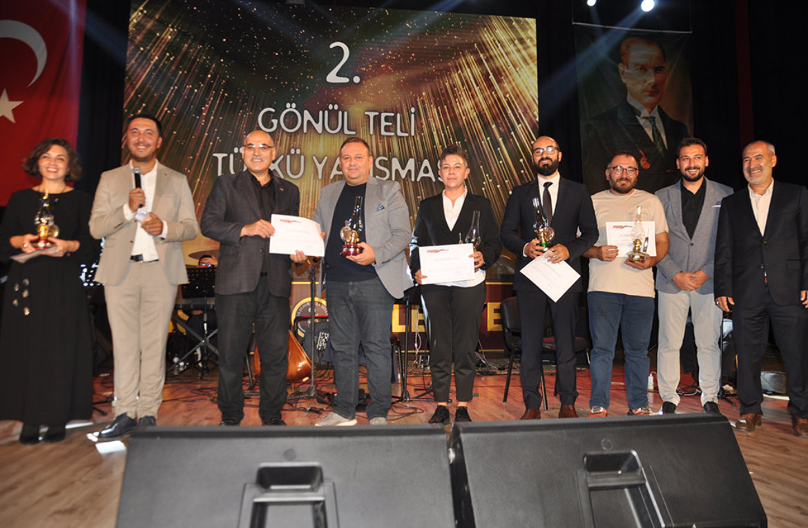 AkkayaSalih's tweet image. AKYÖRDER tarafından bu yıl 2.’si düzenlenen Gönül Teli Türkü Yarışması, dün AKM’de gerçekleştirildi ve muhteşem bir atmosferde tamamlandı. Emeği geçen herkese teşekkür ediyor, gönüllere dokunan bu güzel etkinliği kutluyorum.