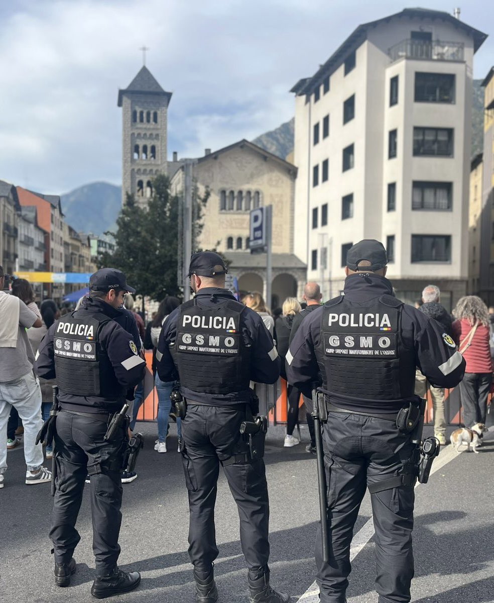 🚴‍♂️ Quan el país acull esdeveniments esportius com l’Andorra Cycling Masters, #semprehisom

Per garantir el necessari tall de carreteres i la seguretat de públic i competidors, mobilitzem efectius de #SeguretatViària i #SeguretatCiutadana.

🙏 Gràcies a tothom per la col·laboració