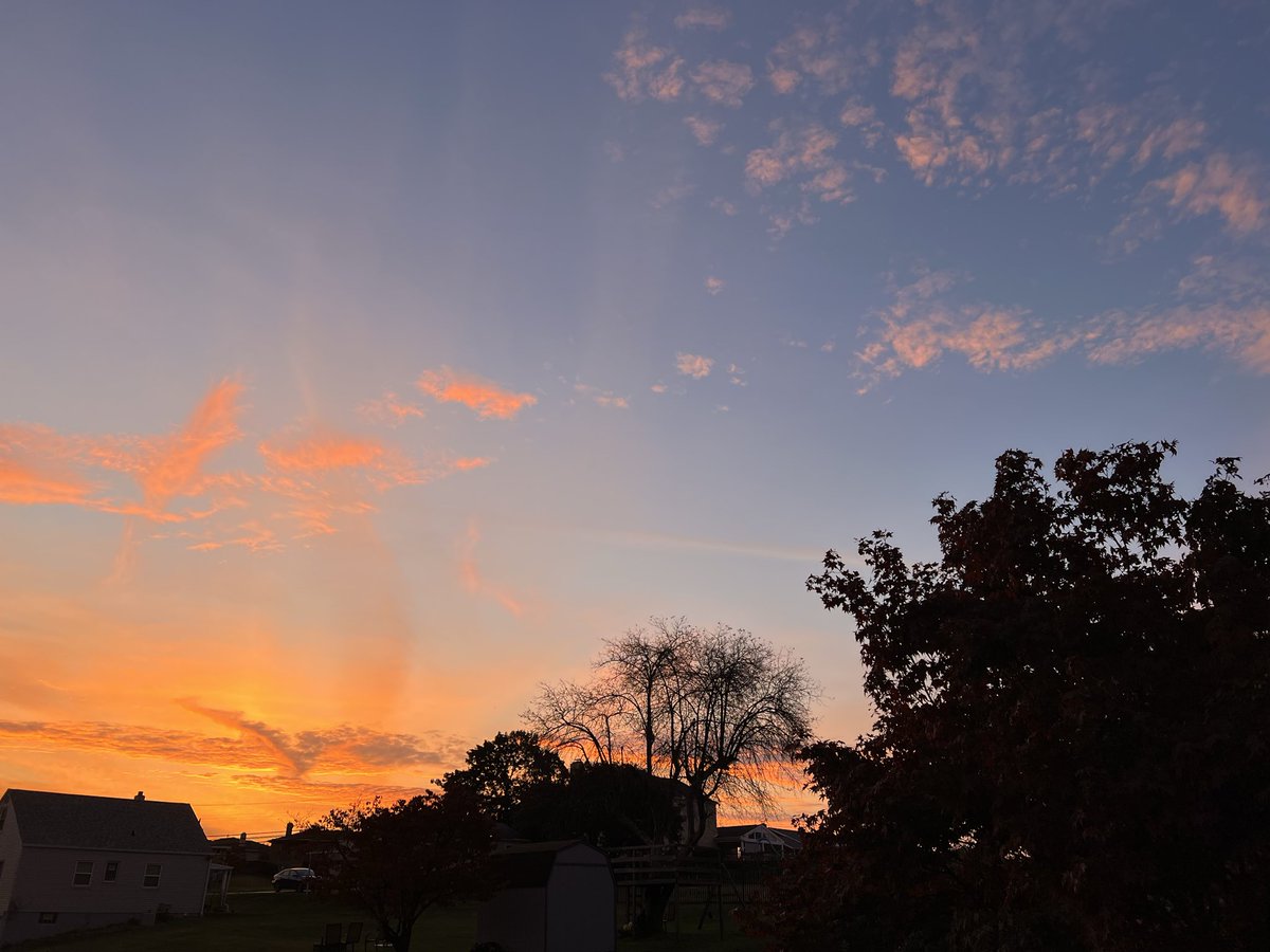 dotscribblesOG's tweet image. Spent the morning sipping coffee and watching the sun rise