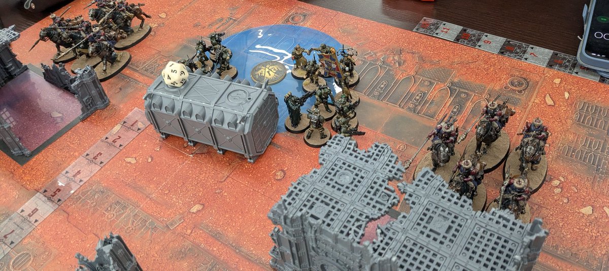 TACOS_ZAM's tweet image. 今日はウォーハンマー飯能会のコンパト会に参加してきました。
ここのところAOSを連続でプレイしていましたが、40kは射線が重要で別の楽しさがあるのを思い出しました。
お相手、運営、ありがとうございました！