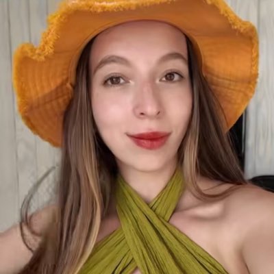 cyberlychloe2's tweet photo. #NewProfilePic https://t.co/vwWOC08mGe
