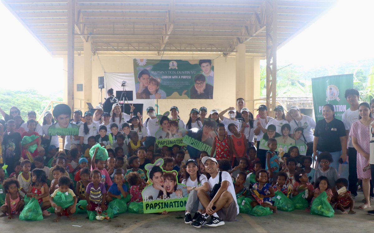 papsinationofc's tweet image. Early Christmas Gift for the Aeta Kids and Their Families from The Fandom With A Purpose - Papsination, united by our love and support for @dustinyuu.
It was a day filled with joy, laughter, and love as we shared early Christmas surprises with the Aeta community!