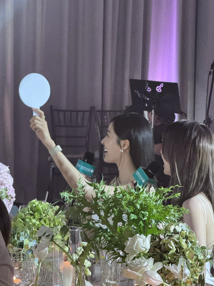 กรี๊ดดดดด พี่หลิงประมูลอาบูหรอคะ 😭😭😭😭😭😭😭😭

LINGORM HEART TOGETHER 
#LingOrmHeartTogetherxSmoothE