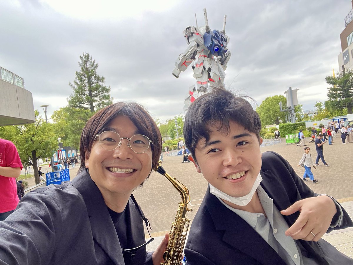 『TokyoBay Harmony Fes!!』、イベント最終日の今日は槙和馬くんと。

屋外でその日の天候や気温、風を感じながら演奏するのも新鮮で楽しい時間でした。