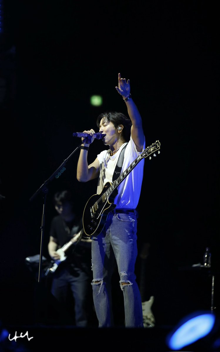 251019 Grand mint festival 🍀
#정용화 #JungYongHwa #그민페 #GMF