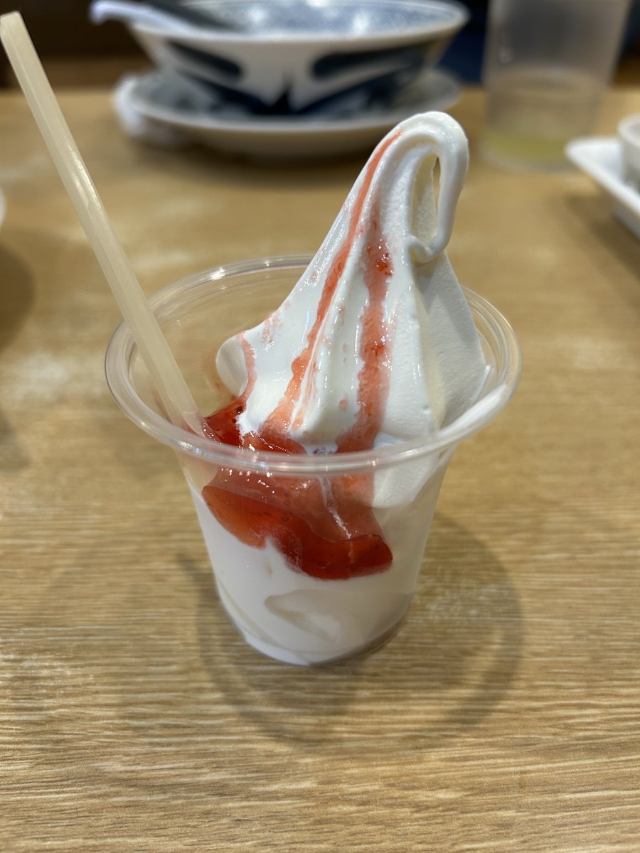 Good evening friends.

I visited the ramen restaurant “Marugen” for dinner.

It was chilly tonight, so I ate hot noodles and got warmed up.

Today’s dinner
“Niku soba with ajitama(ramen egg)”

I ordered ice cream too after ramen.
So I got chilly again.😅

#japanesefood 
#Japan