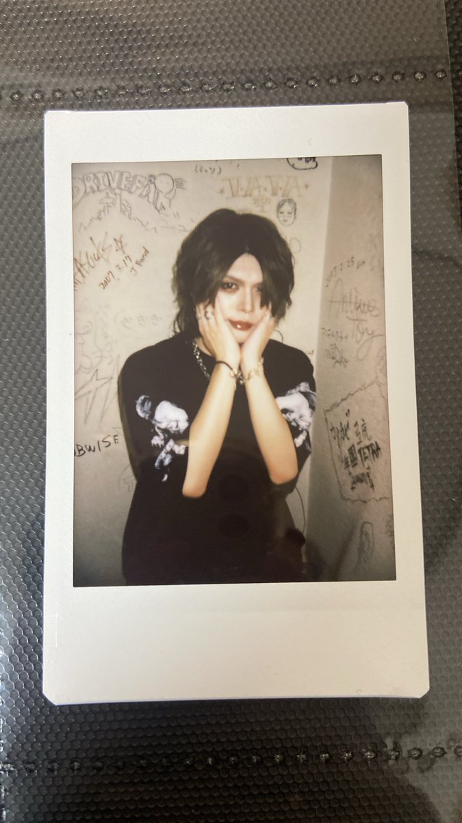 【交換してください】
vistlip チェキ
 [CODE:SIX] -Unlocked
10/18 さいたま新都心

譲：写真の智さん
求：ボードを持っている智さん

コメント、DMよりご連絡よろしくお願いいたします。