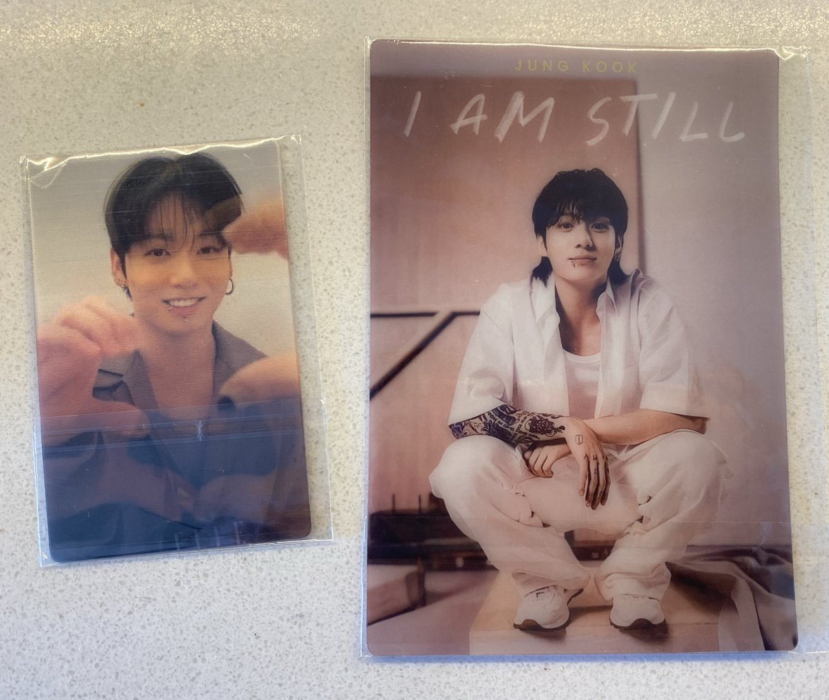 ⚡️ JK FLASH GA ⚡️

ONE winner picked at random will get this JK set

To enter: 
- like &amp; RT
- drop your timestamped &amp; watermarked ss of one DSYLM stream on Spotify from beginning to end (must be streamed during the time GA is live)
- MUST include timezone in your tweet
- multiple