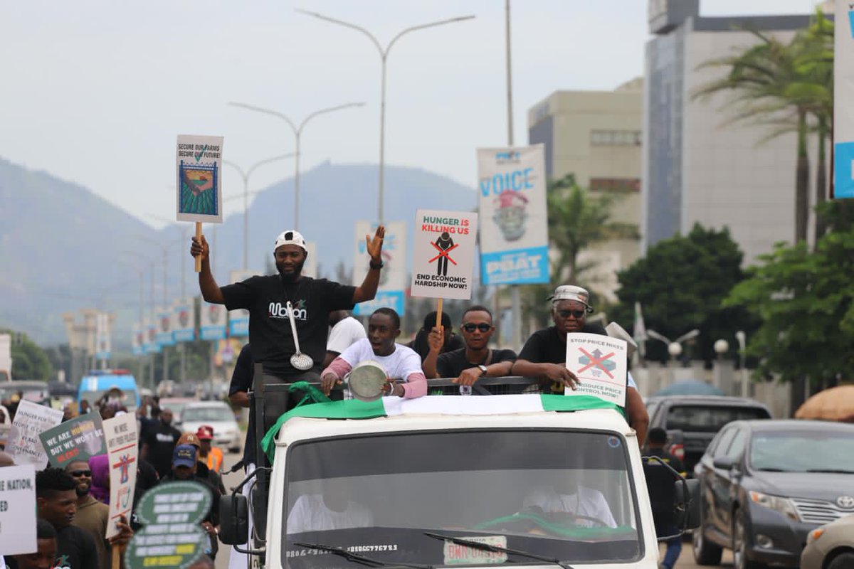 ActivistaNG's tweet photo. On Friday, our footsteps spoke louder than words, demanding justice and telling the government: We are starving, and our patience has run out. Change is not optional; it’s a must!
#Motion
#DemandJustice
#EndPovertyNow
#ActivistaNigeria
#EndHungernow
#potandpan
#Motion https://t.co/2YmIabeLqF