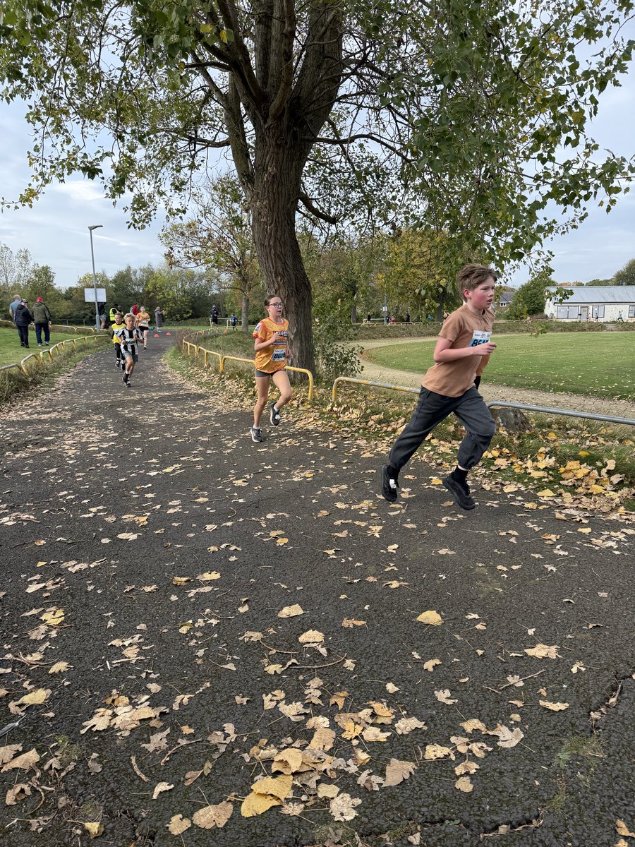 niccooley21's tweet photo. Lovely morning at @RunThroughUK Jarrow 10K for the junior run 🏃‍♀️ 

Great event as always #runthroughnortheast

Supporting #Louiescharity

#runner #childathlete #chesterlestreetac #running #distancerunner https://t.co/wIpywdolOd