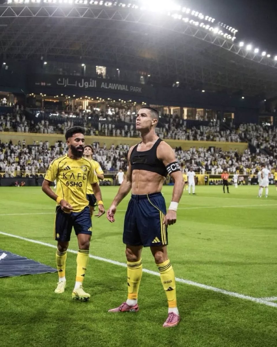 It's crazy that Ronaldo's outside the box goal and celebration completely overshadowed Messi's second hat-trick of his inter Miami career 😂