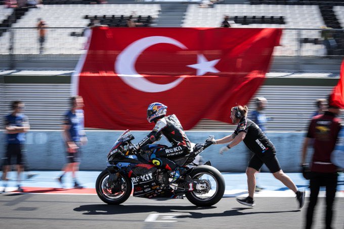 GrandSlamRacing's tweet image. ONU SARSABİLİRSİNİZ AMA ASLA YIKAMAZSINIZ. GİDİN ÖTEDE OYNAYIN ŞİMDİ. 

2025 SBK DÜNYA ŞAMPİYONUUUUU

TOPPPRRRRAAAAAAAAAKKKKKKKKKKKKKKKKKKKK

RAZGATLIOĞĞĞĞĞĞĞĞĞĞĞLLLLUUUUUUUUUUUUUUUUUUUUUUUUUUUUUUUUU