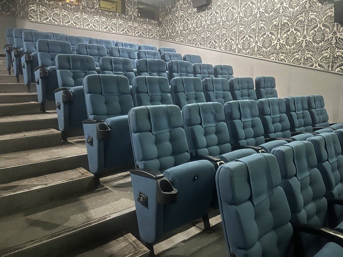 今日は景美の「佳佳來來戲院」で映画を2本観てきました
酒類は持ち込めないけどポップコーンはOKだったし、今日は運の良いことに鈴木亮平主演の日本映画と、2025年版の「スーパーマン」だったから字幕を見ずに済んだ
台湾に現存する “セカンドラン上映” の映画館は残り2ヶ所なので体験するのもいいかも