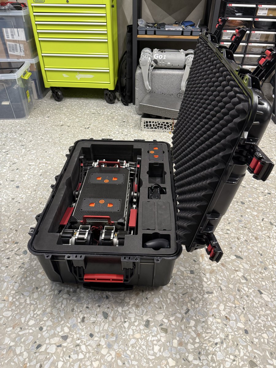 weekend update: another CAD to reality after almost 3 months

it’s an unbelievable feeling when a design comes to life