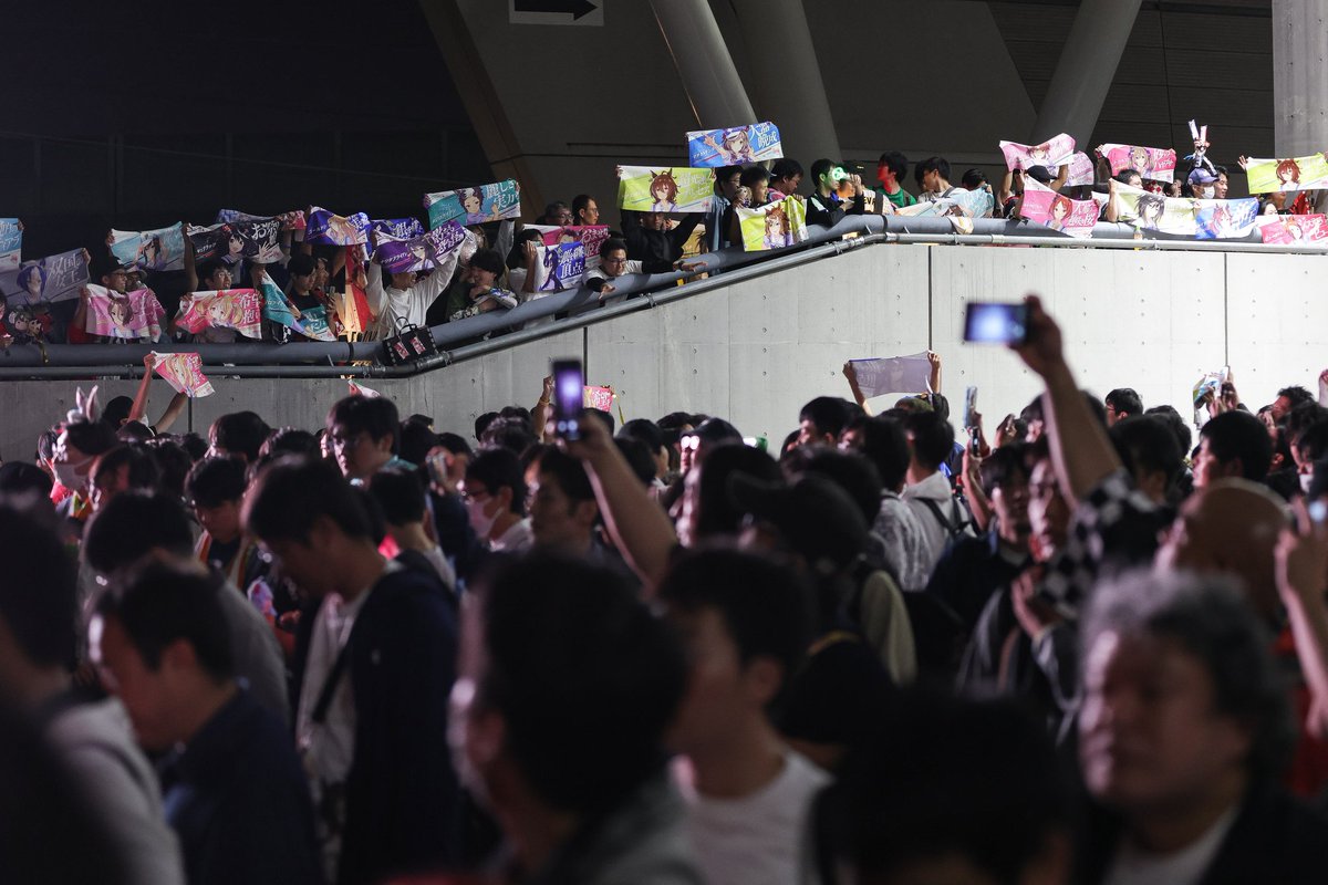 トレーナー同士によるお見送り。皆様お疲れ様でした。
#ウマ娘6th秋D2