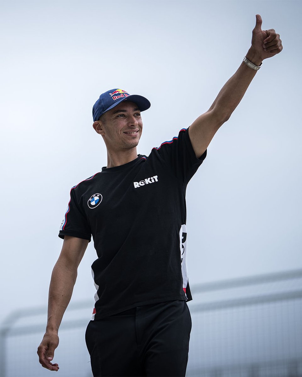 Çakalına itine inat yine şampiyon Toprak Razgatlıoğlu yazdırdı. GOAT