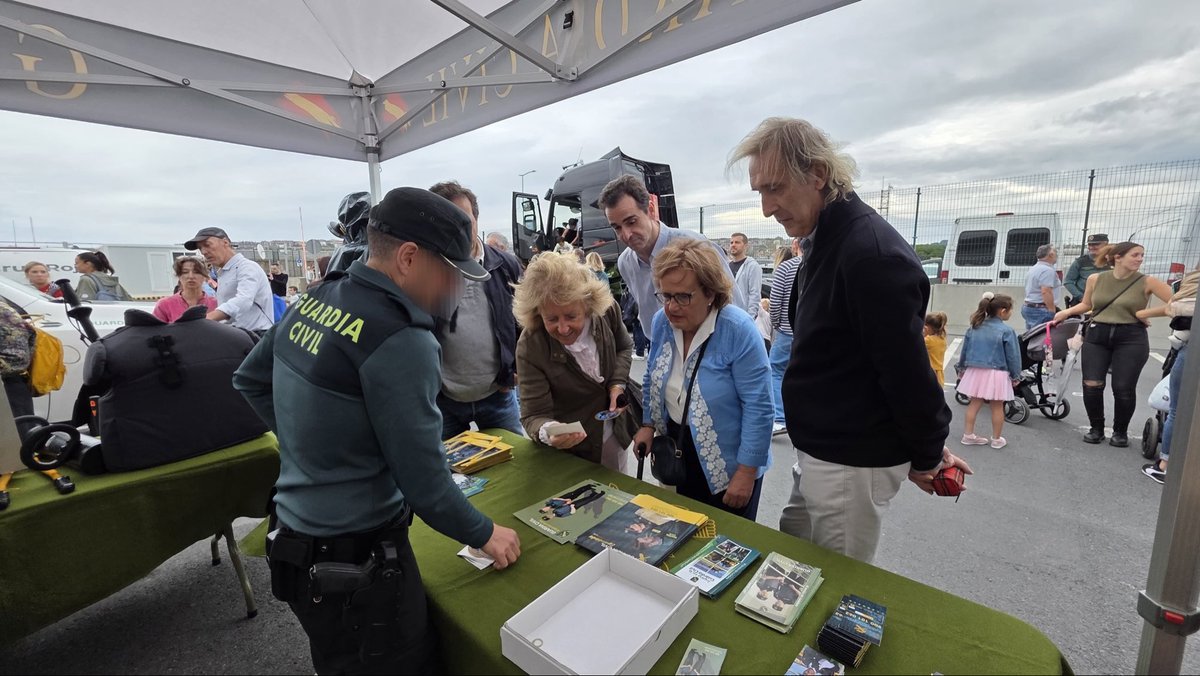 eandradepp's tweet image. 💪💪Con mis compis del @PPdeGetxo en la #Kaijai celebrada en el Puerto de Cruceros de Getxo.
📢Hemos podido conocer la gran labor que desarrolla @guardiacivil @policia @ertzaintzaEJGV y @CruzRojaEsp