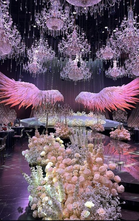 The angel wings❣️❣️❣️ Ash-angelz we're within.🥹🥹🥹

ASHLEY OGLE TAKES WUHU 
CHINA DIARIES X ASHLEY OGLE 
#GlobalAshleyOgle 
#WcwlXAshleyOgle