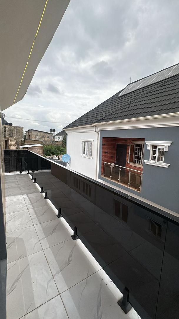 Hon_Jesugbemi's tweet image. Going for ₦35 Million!!!
📍 Carlton Gate Estate, GRA Akobo, Ibadan.