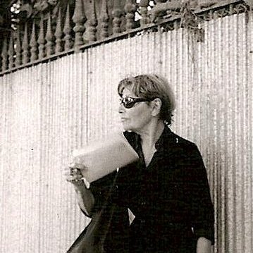 DurrellSociety's tweet image. That evening when we dined at the Trianon, Eve became quietly reflective for a while and then smiled, saying: ‘I was thinking of all the lovers I have had. All so very different. I have thought of writing a book about them, but there is no time’.
Michael Haag recalls Eve Durrell