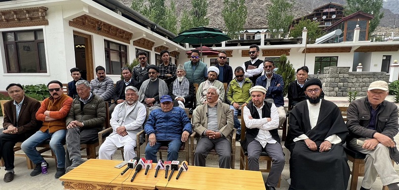 On 22 Oct, Apex Body #Leh &amp; #Kargil Democratic Alliance will jointly attend the sub-committee meeting.
 We are meeting for Statehood &amp; Sixth Schedule, justice for 24 September  victims, and release of detainees including #SonamWangchuk.
We believe only genuine dialogue can