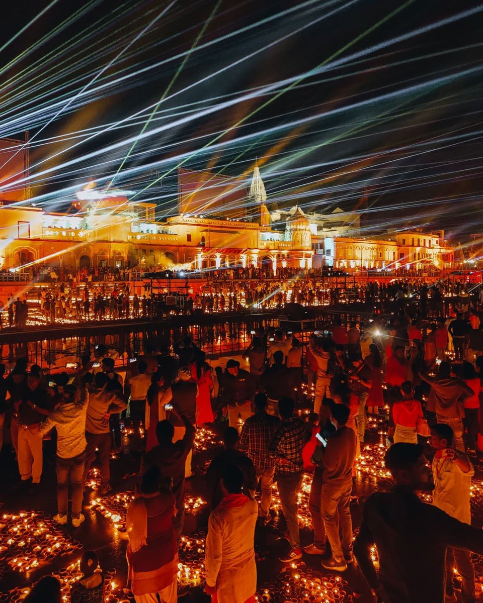 Millions unite to celebrate the ideals of Lord Ram in Ayodhya’s glow.
#RamRajyaKaDeepotsav