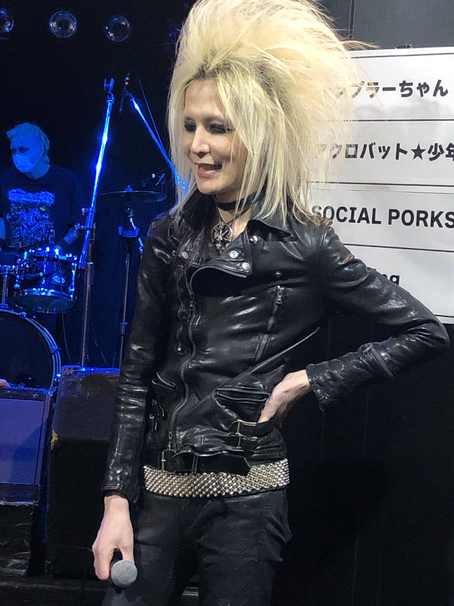 ライブが終わり運命のデュエル
デュエリストトモキとMCテツシ